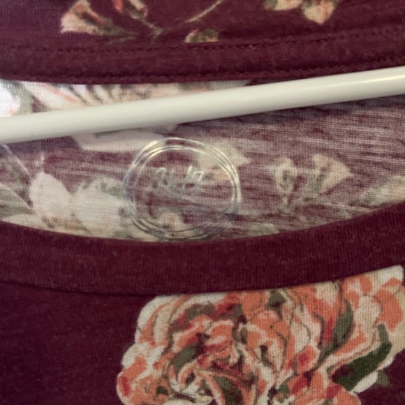 24/7 Maurices XL Burgundy with roses t-shirt, good condition. - Picture 2 of 3